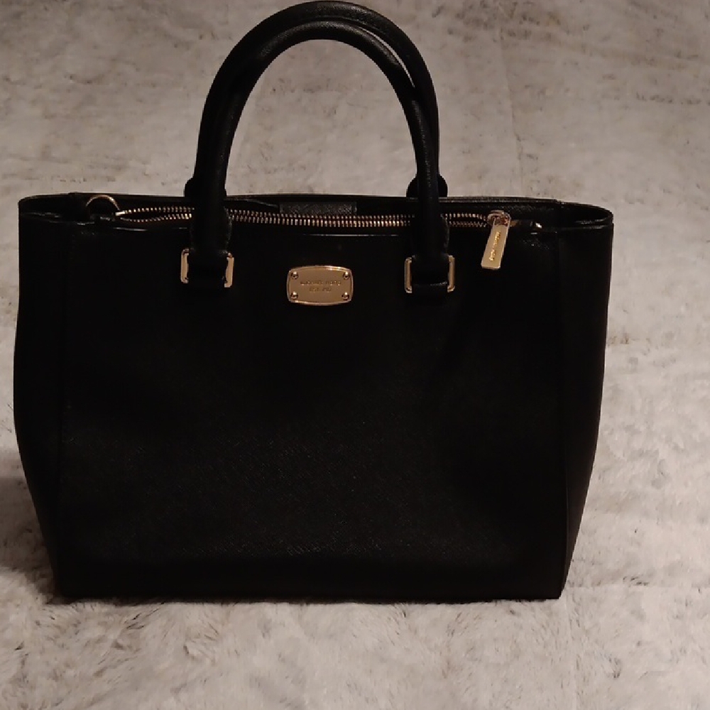 Michael Kors Elegant Black Satchel with Gold Accents